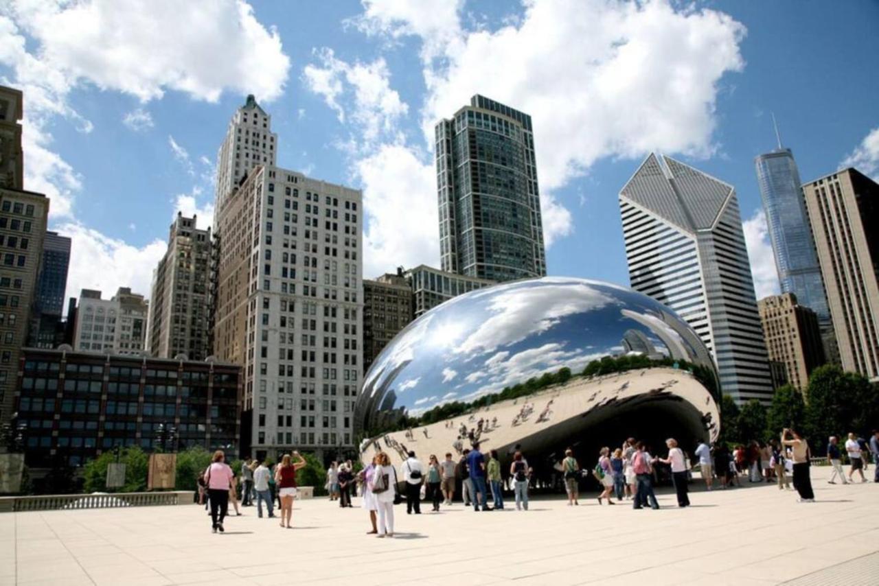 2Br Airy & Tidy Apt With Free Covered Parking - Central Modern Chicago Bagian luar foto
